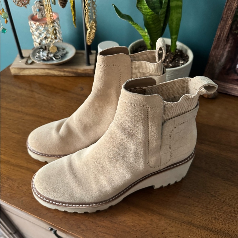 Dulce Vita boots